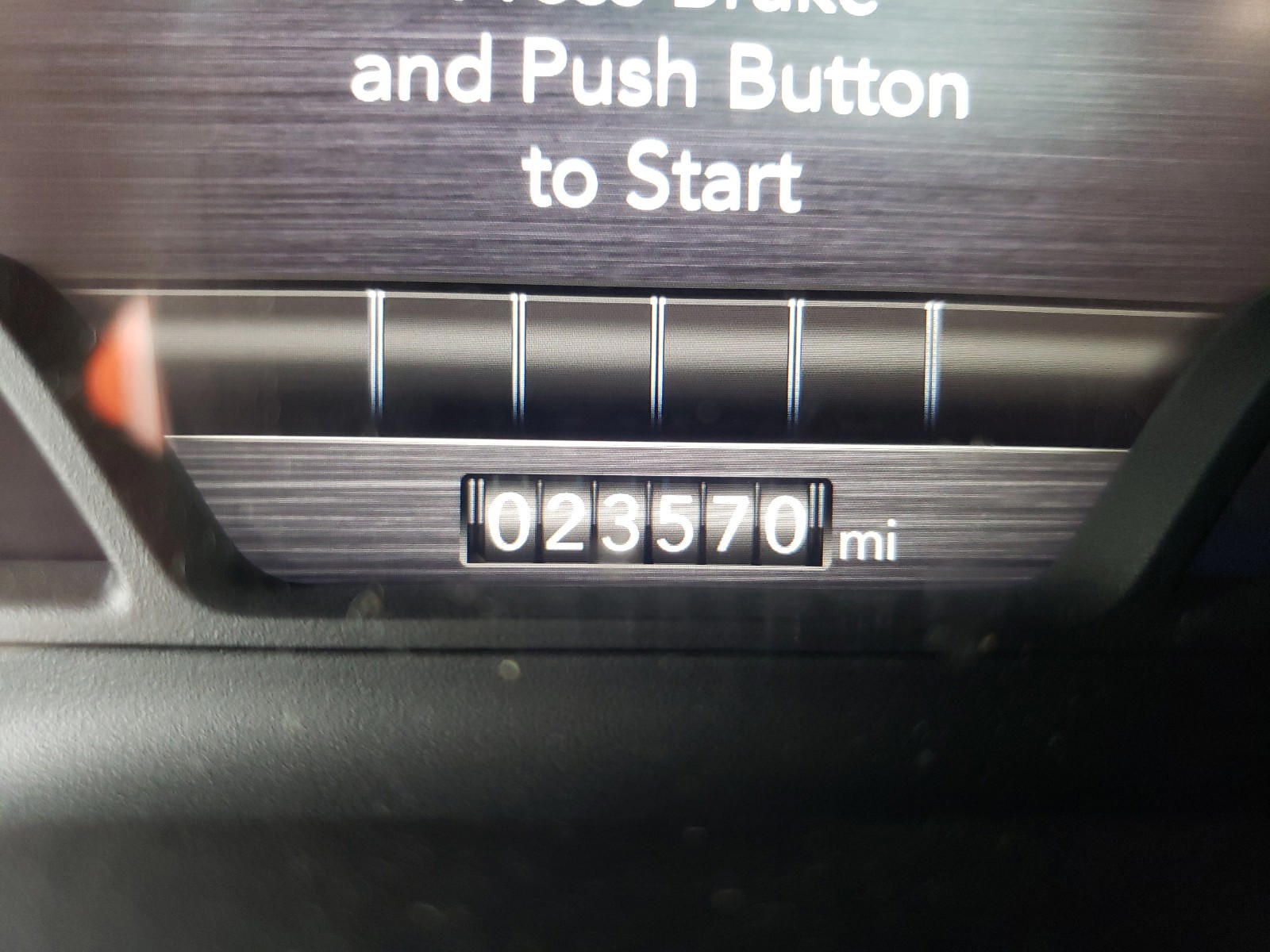 Photo 8 from auction – 2019 RAM 1500 LARAM with VIN 1C6SRFJT0KN925370
