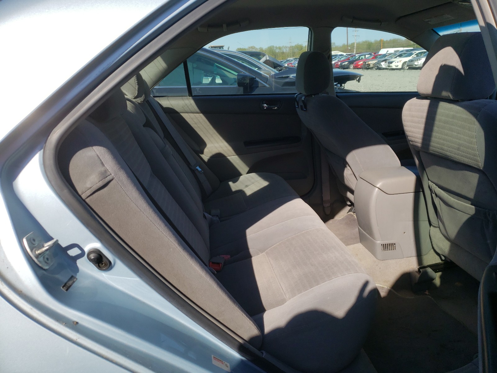Photo 6 from auction – 2006 TOYOTA CAMRY with VIN 4T1BE32KX6U749069
