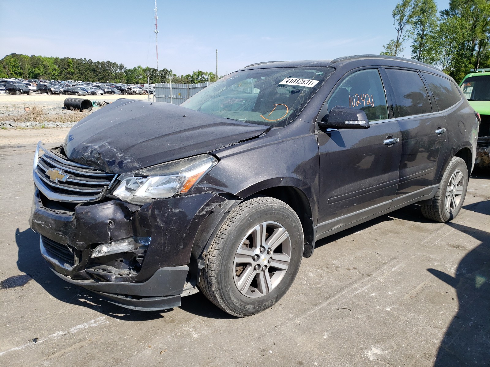 Photo 2 from auction – 2017 CHEVROLET TRAVERSE L with VIN 1GNKRGKD3HJ117687