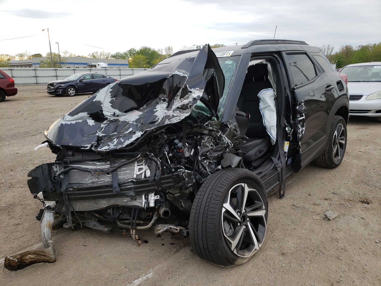 Photo 2 from auction – 2021 CHEVROLET TRAILBLAZE with VIN KL79MTSLXMB043031