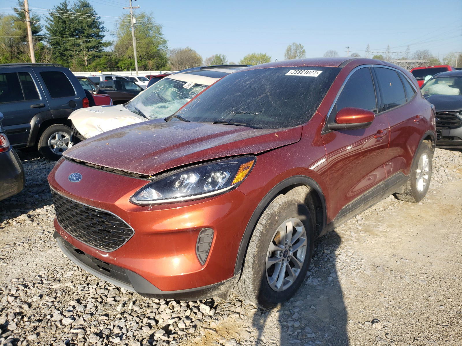 Photo 2 from auction – 2020 FORD ESCAPE SE with VIN 1FMCU9G68LUA68006