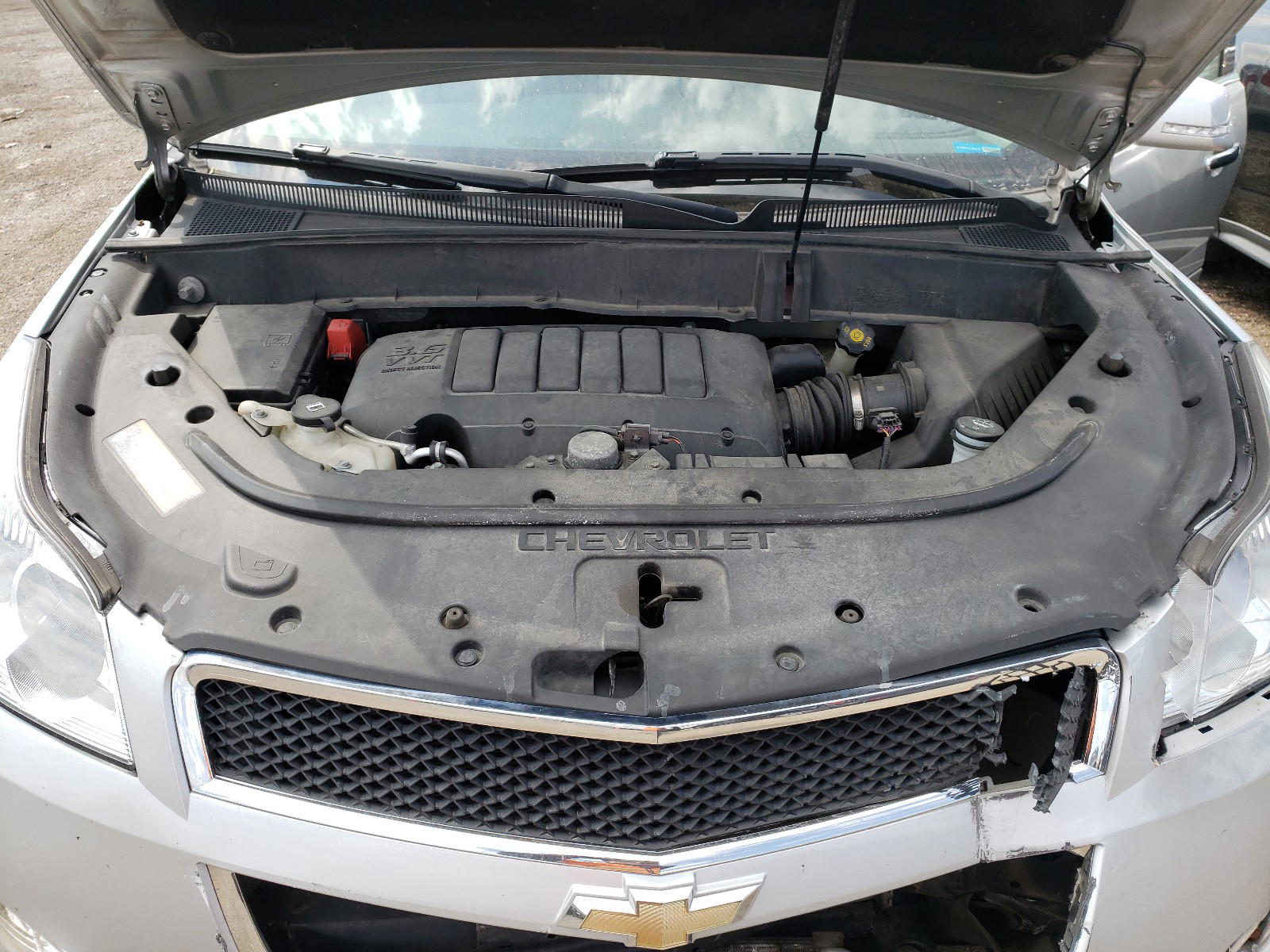 Photo 7 from auction – 2011 CHEVROLET TRAVERSE L with VIN 1GNKRGED7BJ227662
