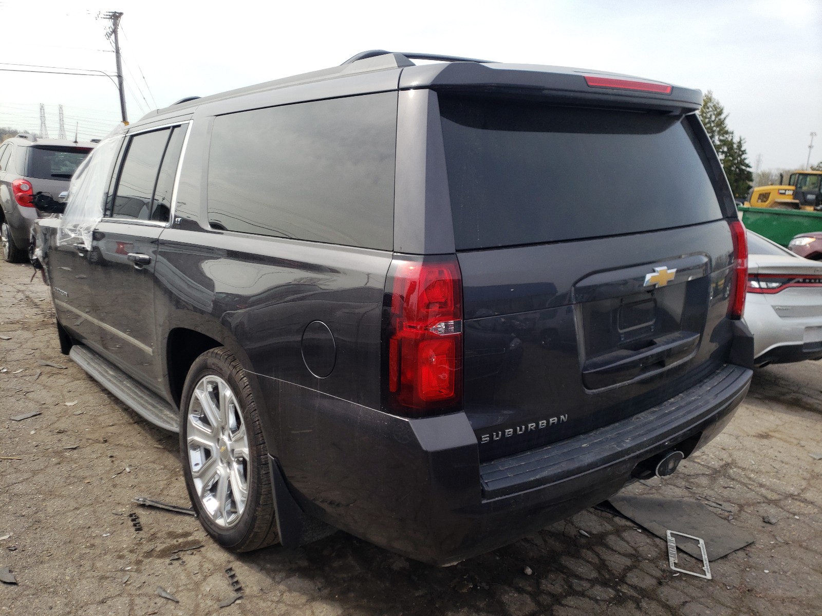 Photo 3 from auction – 2016 CHEVROLET SUBURBAN K with VIN 1GNSKHKC0GR346099