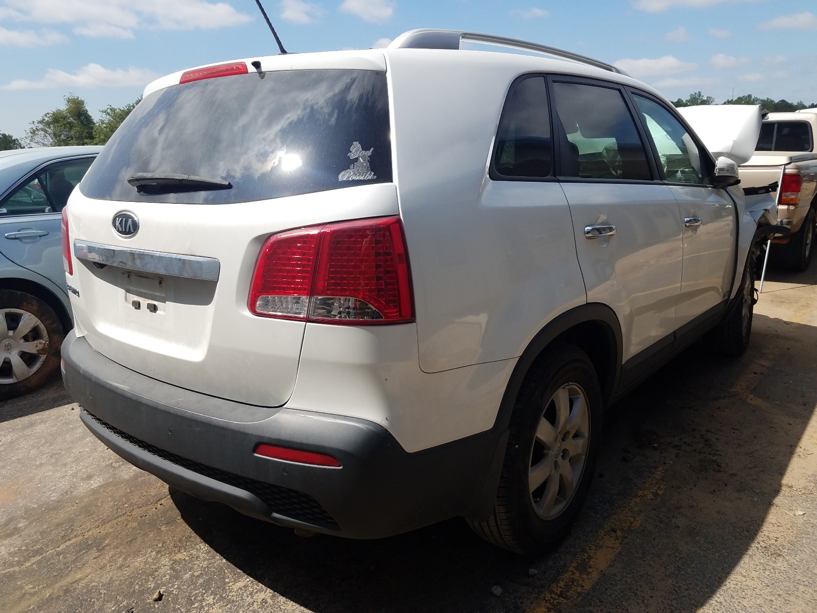 Photo 4 from auction – 2013 KIA SORENTO LX with VIN 5XYKTCA64DG312178