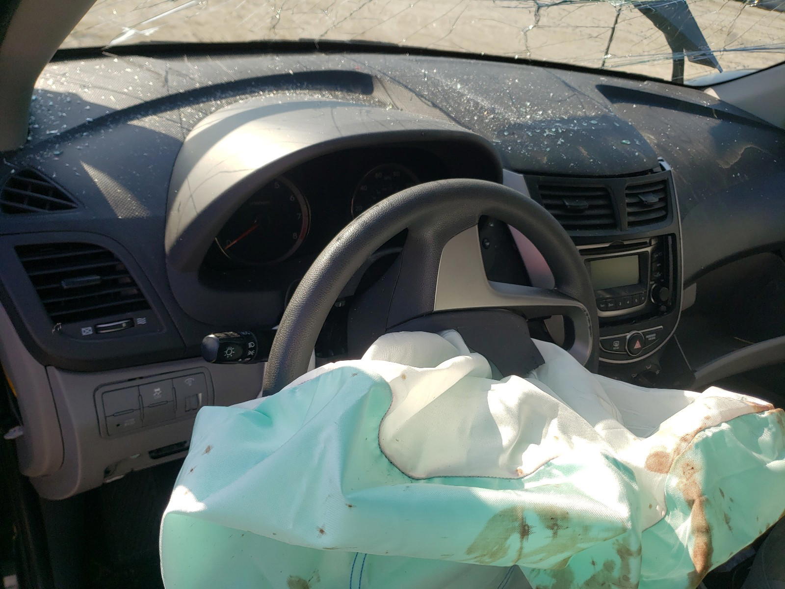 Photo 8 from auction – 2017 HYUNDAI ACCENT with VIN KMHCT4AE2HU357315