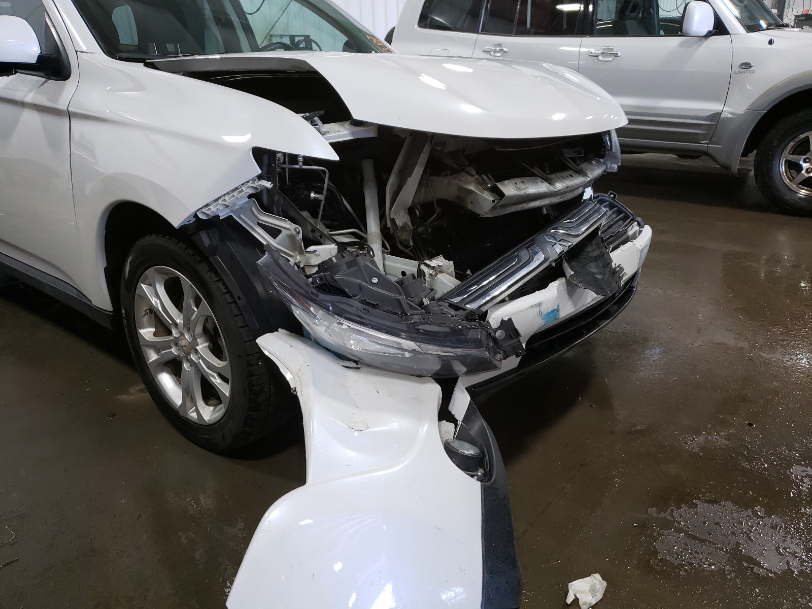 Photo 9 from auction – 2014 MITSUBISHI OUTLANDER with VIN JA4AZ3A3XEZ013694