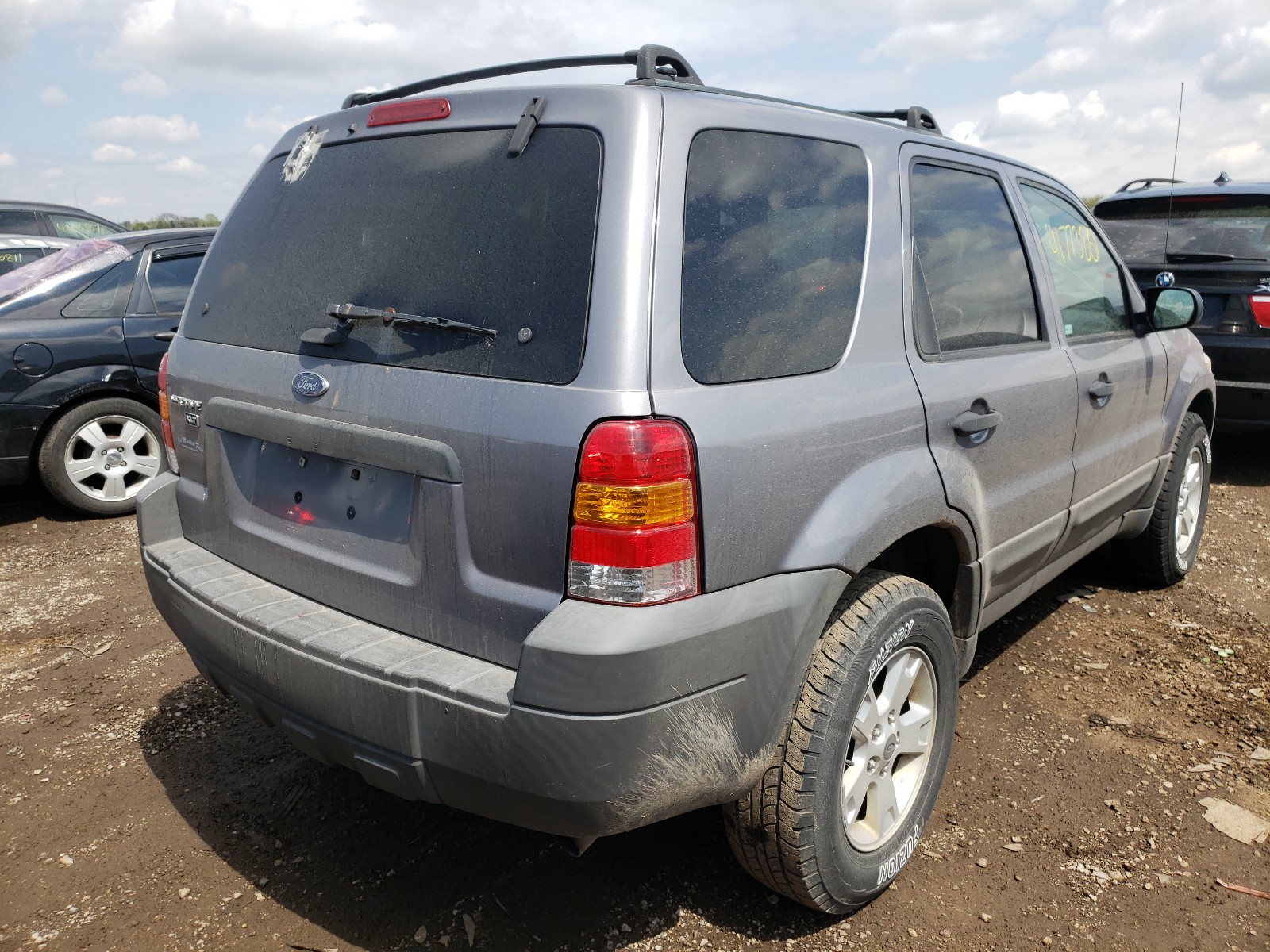 Photo 4 from auction – 2007 FORD ESCAPE with VIN 1FMYU03Z57KA76633