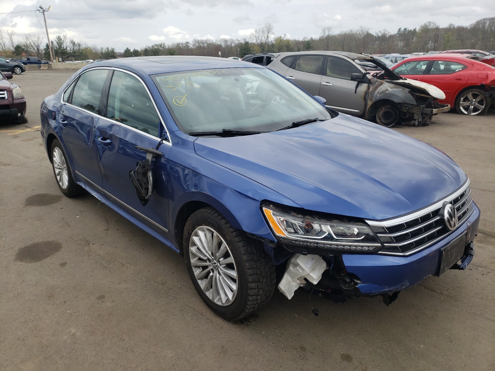 VOLKSWAGEN PASSAT SE 2017 with VIN 1VWBT7A35HC077925 - Photo from auction