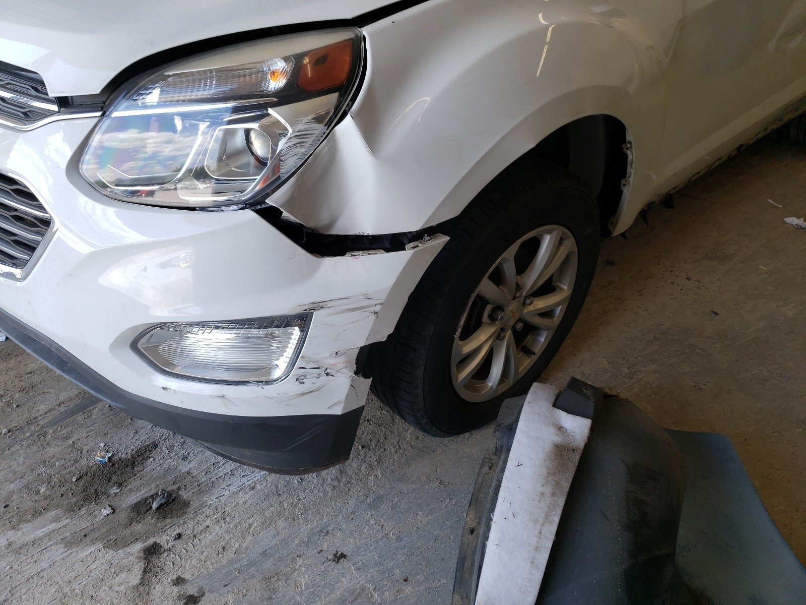 Photo 9 from auction – 2017 CHEVROLET EQUINOX LT with VIN 2GNALCEK1H1609158