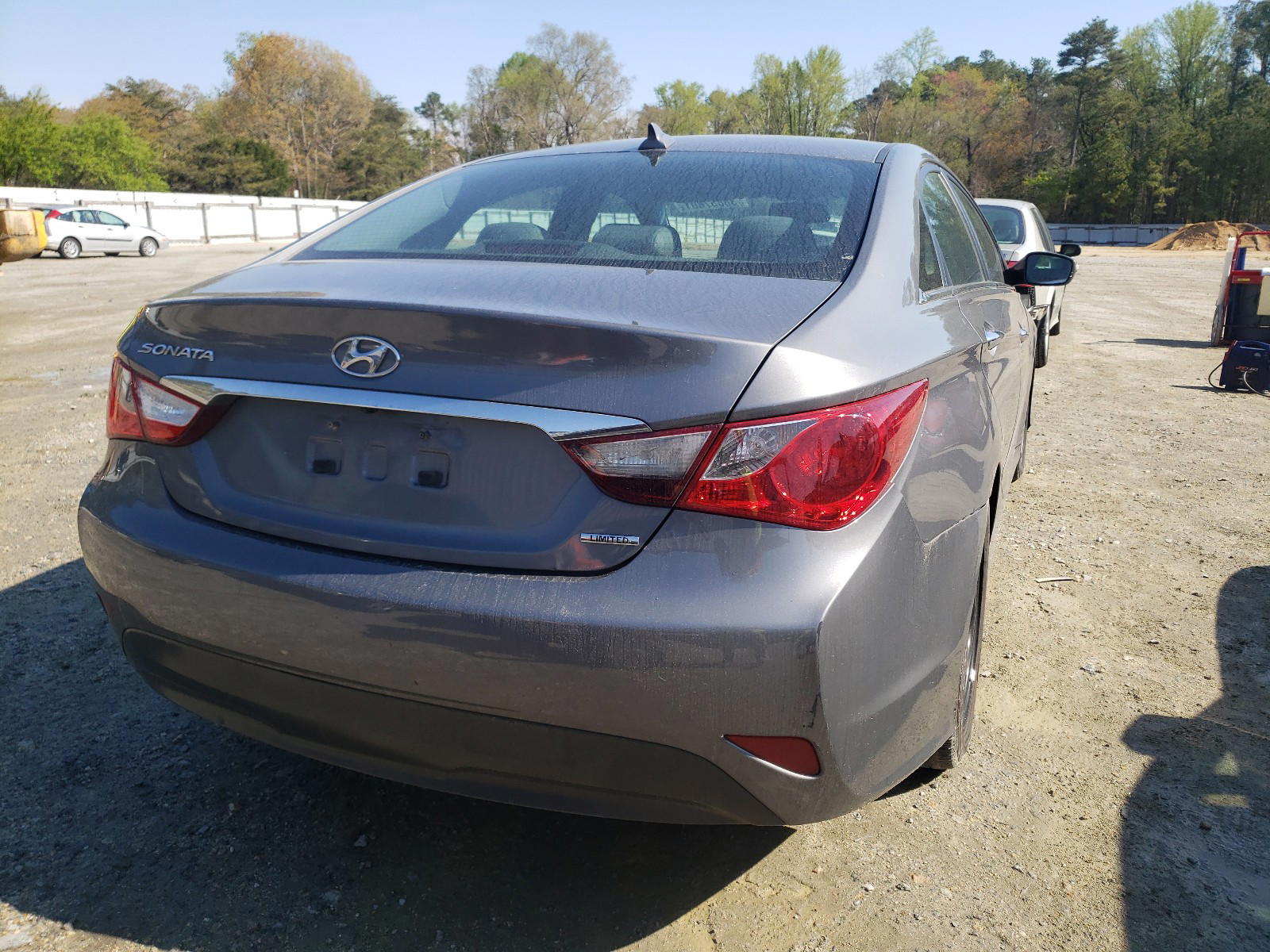 Photo 4 from auction – 2014 HYUNDAI SONATA SE with VIN 5NPEC4AC2EH846802