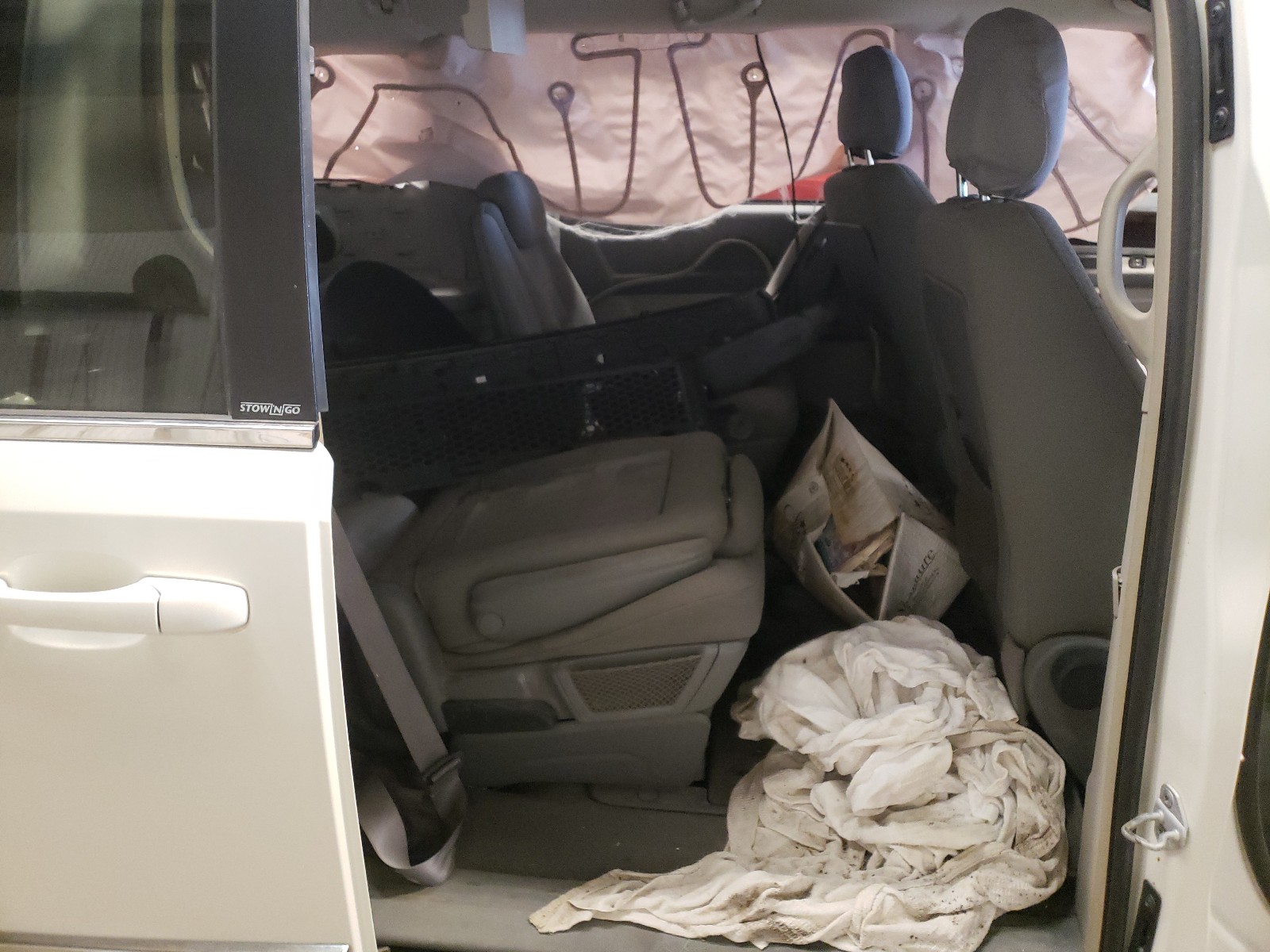 Photo 6 from auction – 2010 CHRYSLER TOWN & COU with VIN 2A4RR5D11AR278212