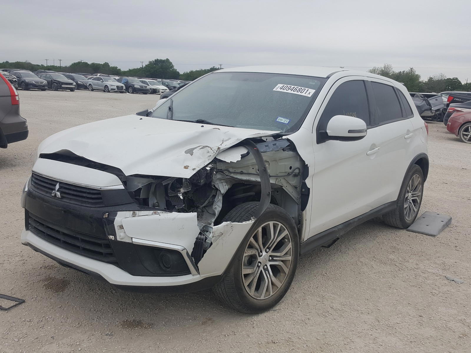 Photo 2 from auction – 2017 MITSUBISHI OUTLANDER with VIN JA4AP3AU2HZ056669