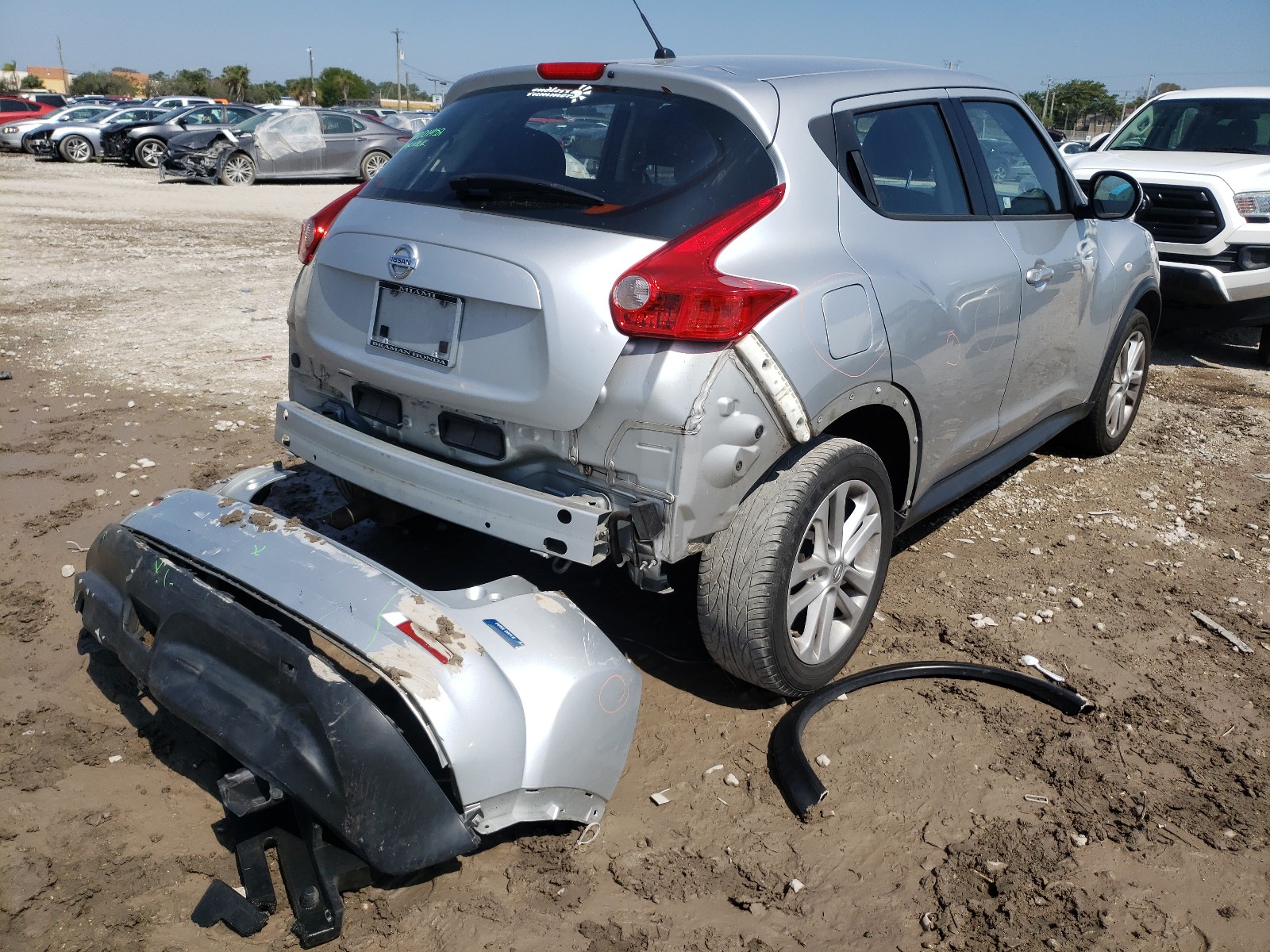 Photo 4 from auction – 2014 NISSAN JUKE S with VIN JN8AF5MR3ET450485