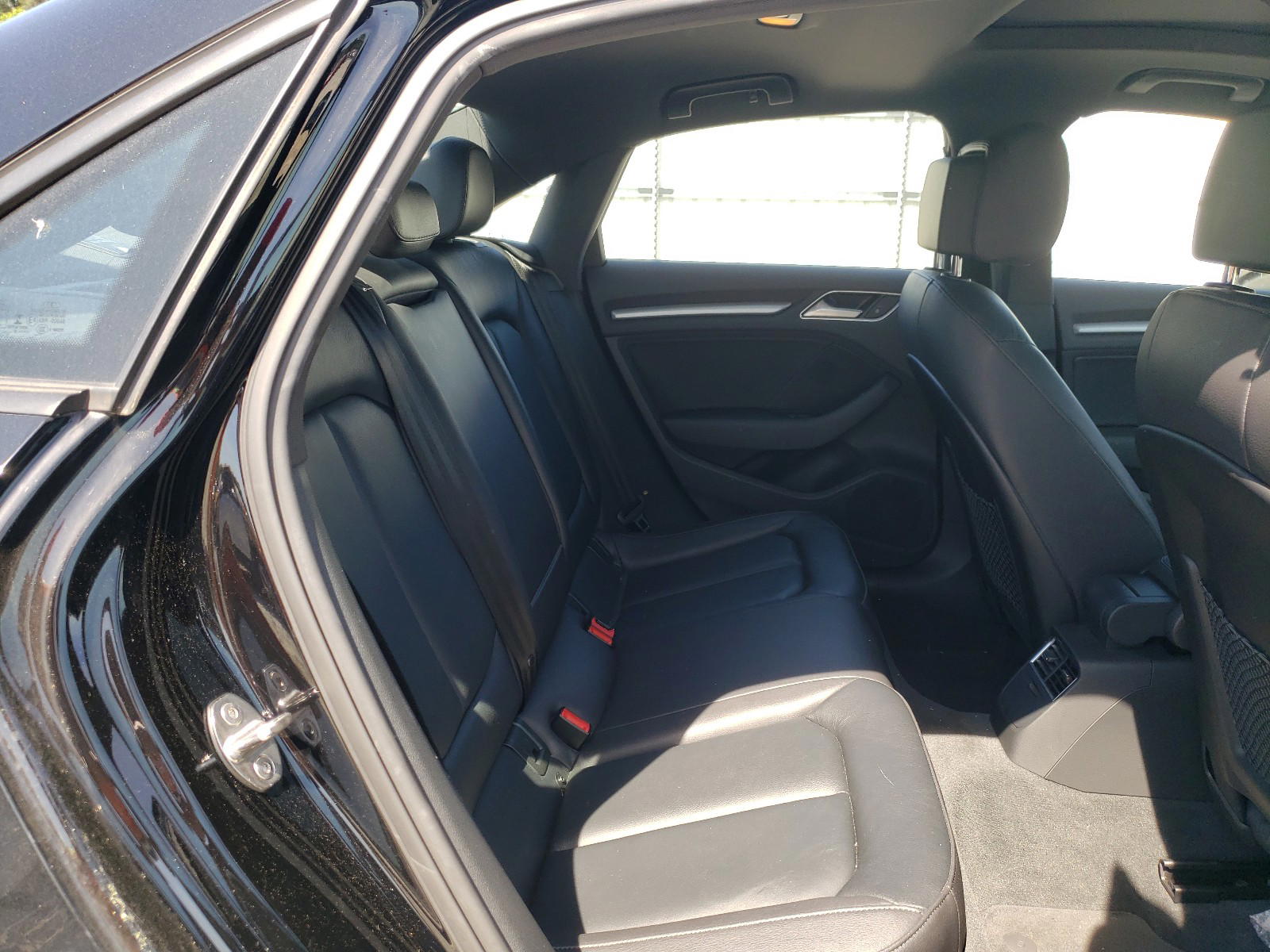 Photo 6 from auction – 2017 AUDI A3 PREMIUM with VIN WAUAUGFF1H1046291