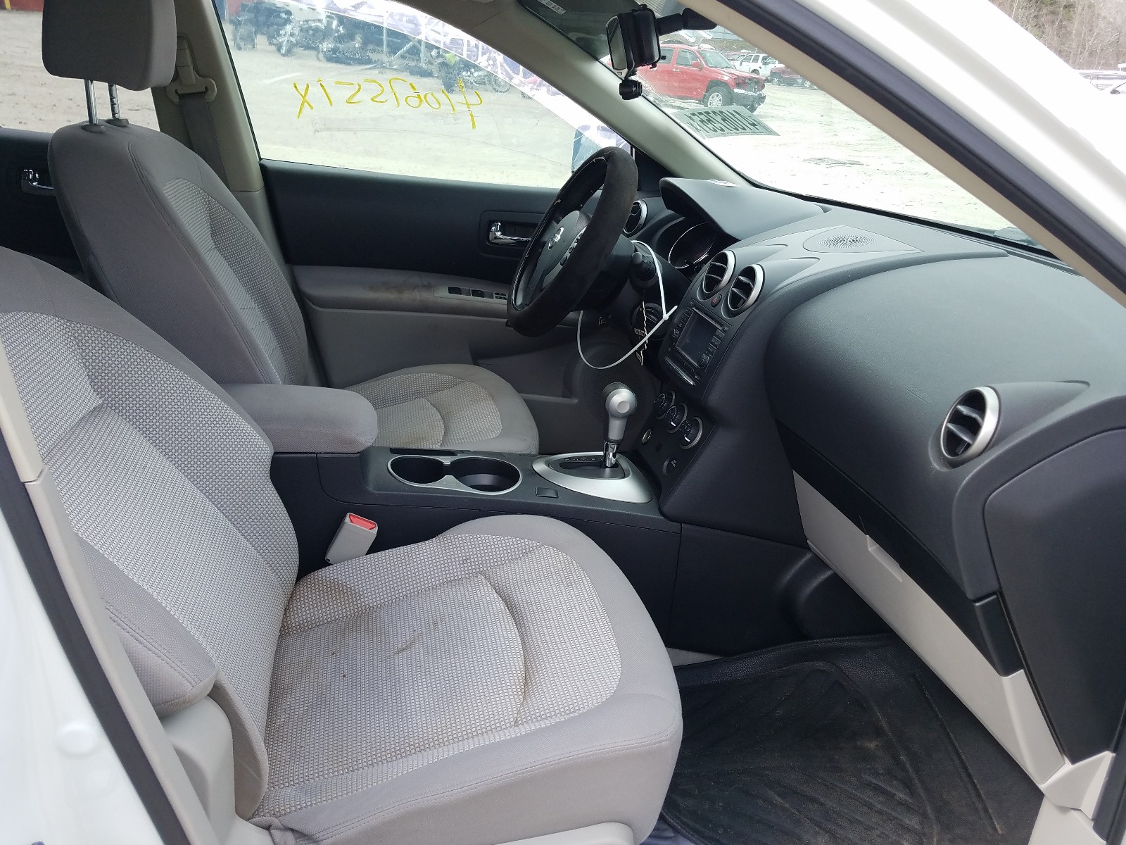 Photo 5 from auction – 2012 NISSAN ROGUE S with VIN JN8AS5MV3CW402814