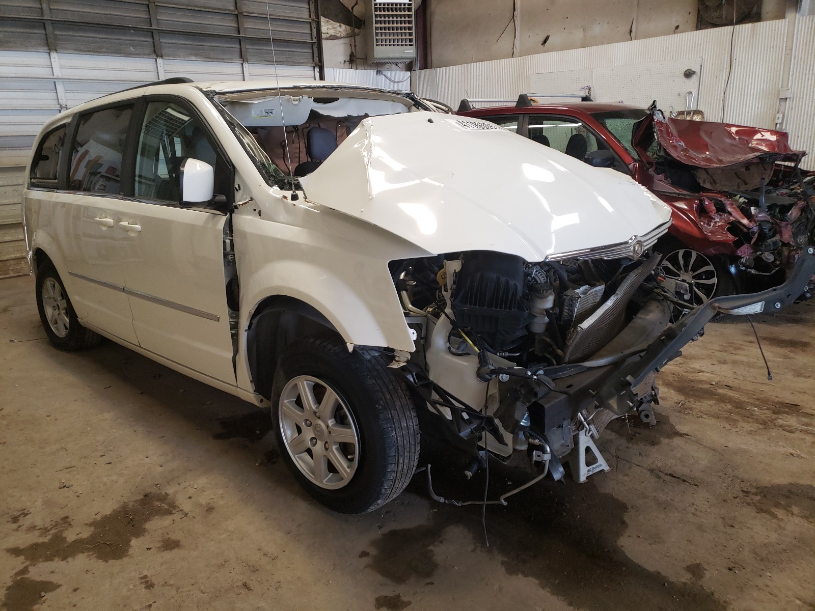 Photo 1 from auction – 2010 CHRYSLER TOWN & COU with VIN 2A4RR5D11AR278212