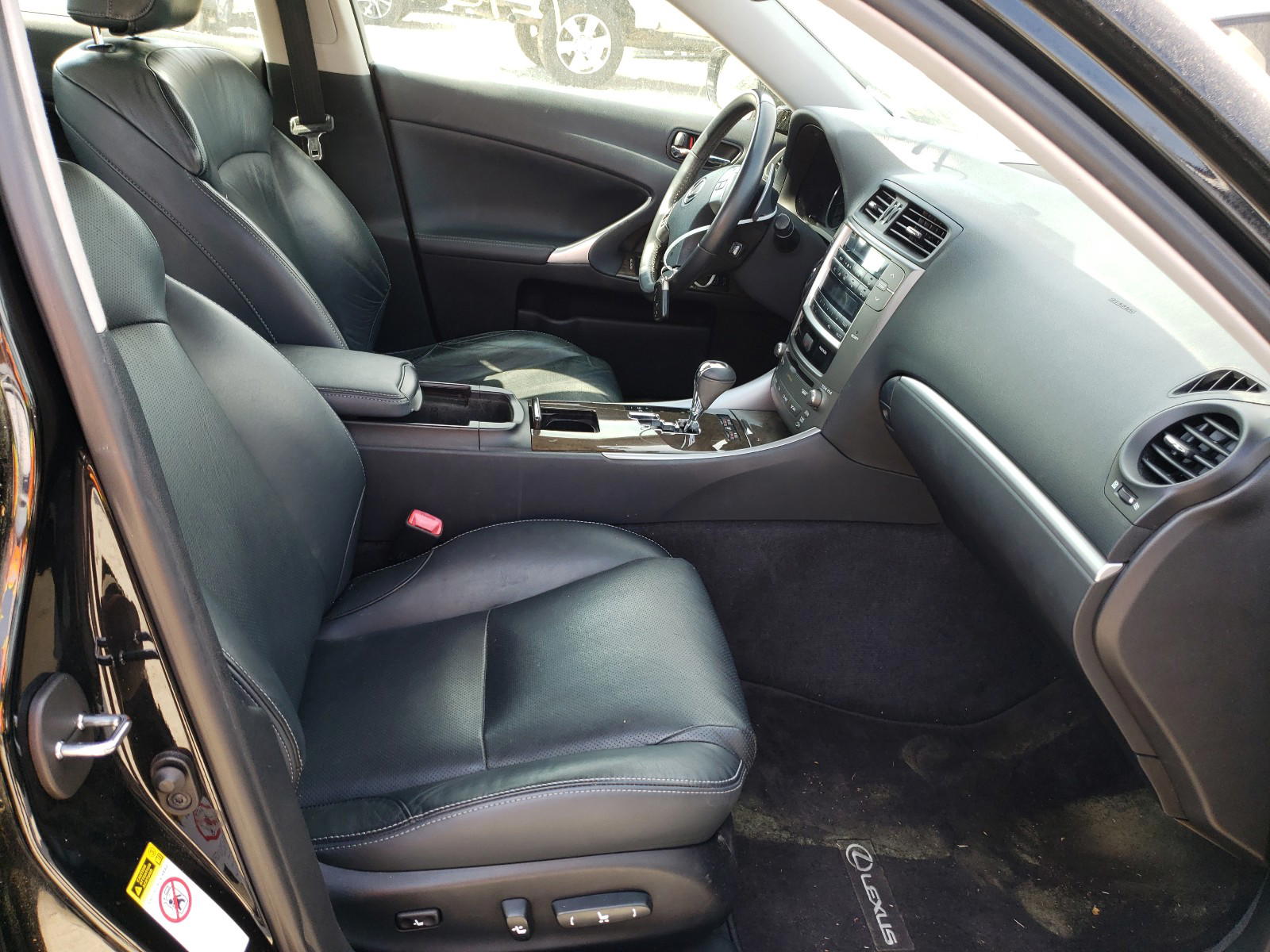 Photo 5 from auction – 2011 LEXUS IS 250 with VIN JTHBF5C20B5151846