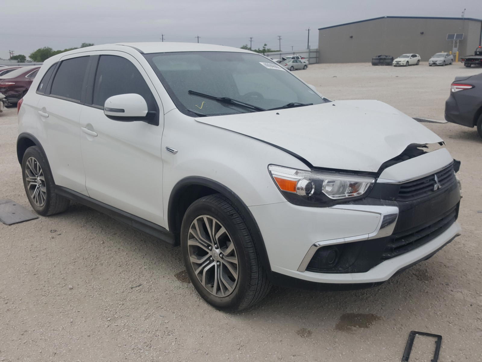 MITSUBISHI OUTLANDER 2017 with VIN JA4AP3AU2HZ056669 - Photo from auction