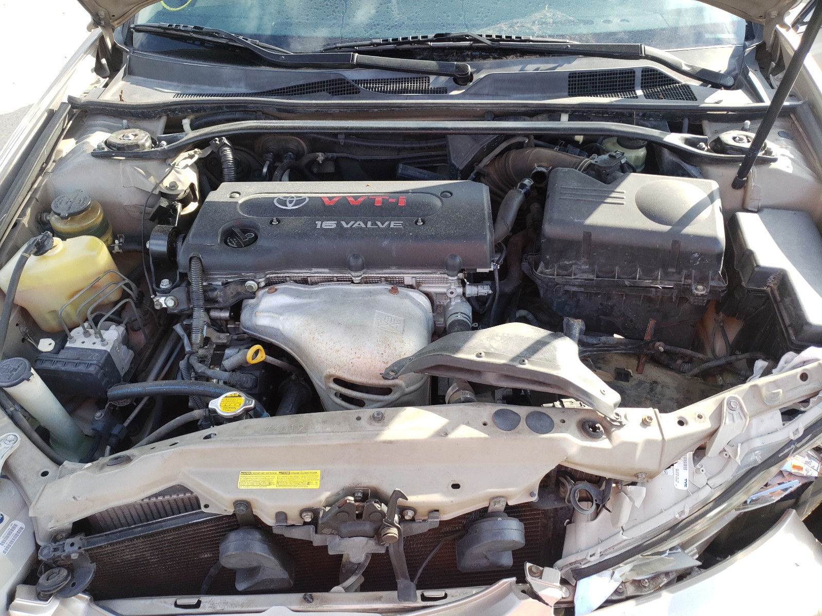 Photo 7 from auction – 2004 TOYOTA CAMRY LE with VIN JTDBE32K240251201