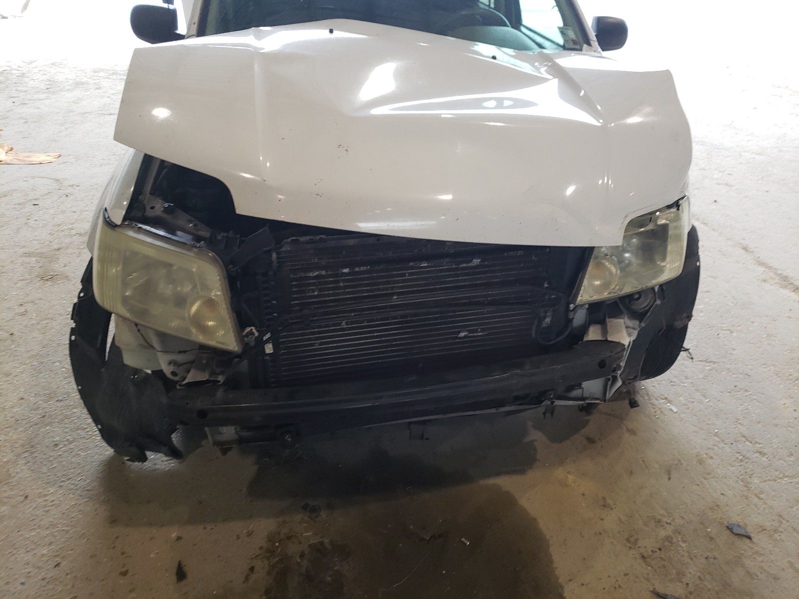 Photo 9 from auction – 2007 MERCURY MARINER LU with VIN 4M2CU81147KJ01073
