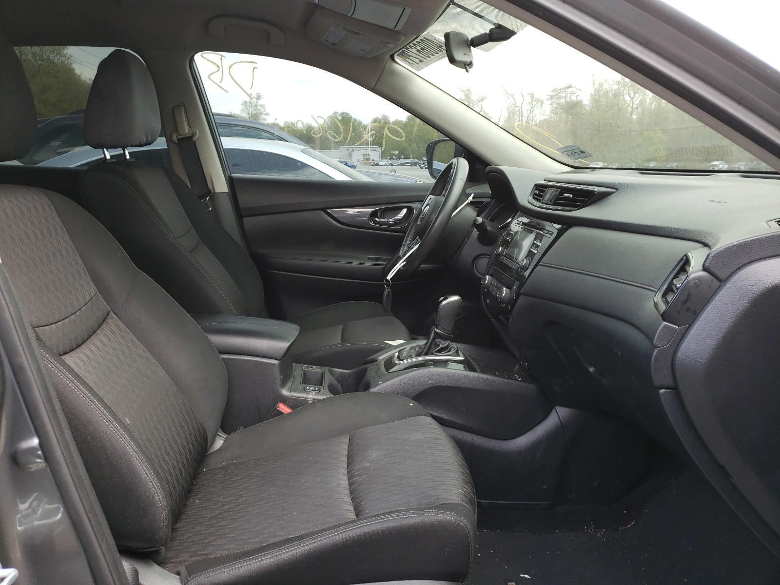 Photo 5 from auction – 2017 NISSAN ROGUE S with VIN KNMAT2MT9HP590049