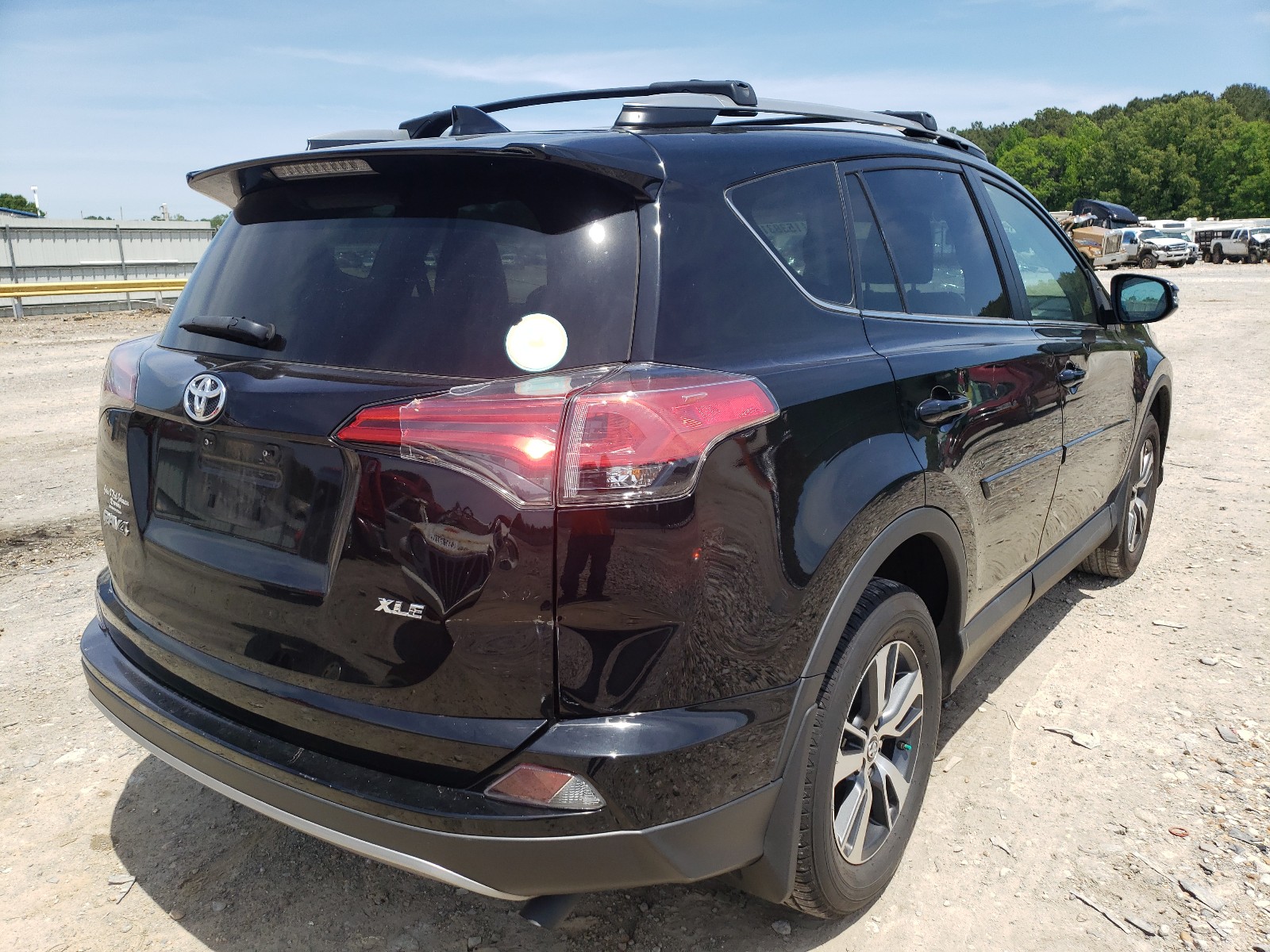 Photo 4 from auction – 2018 TOYOTA RAV4 ADVEN with VIN 2T3WFREV1JW465904