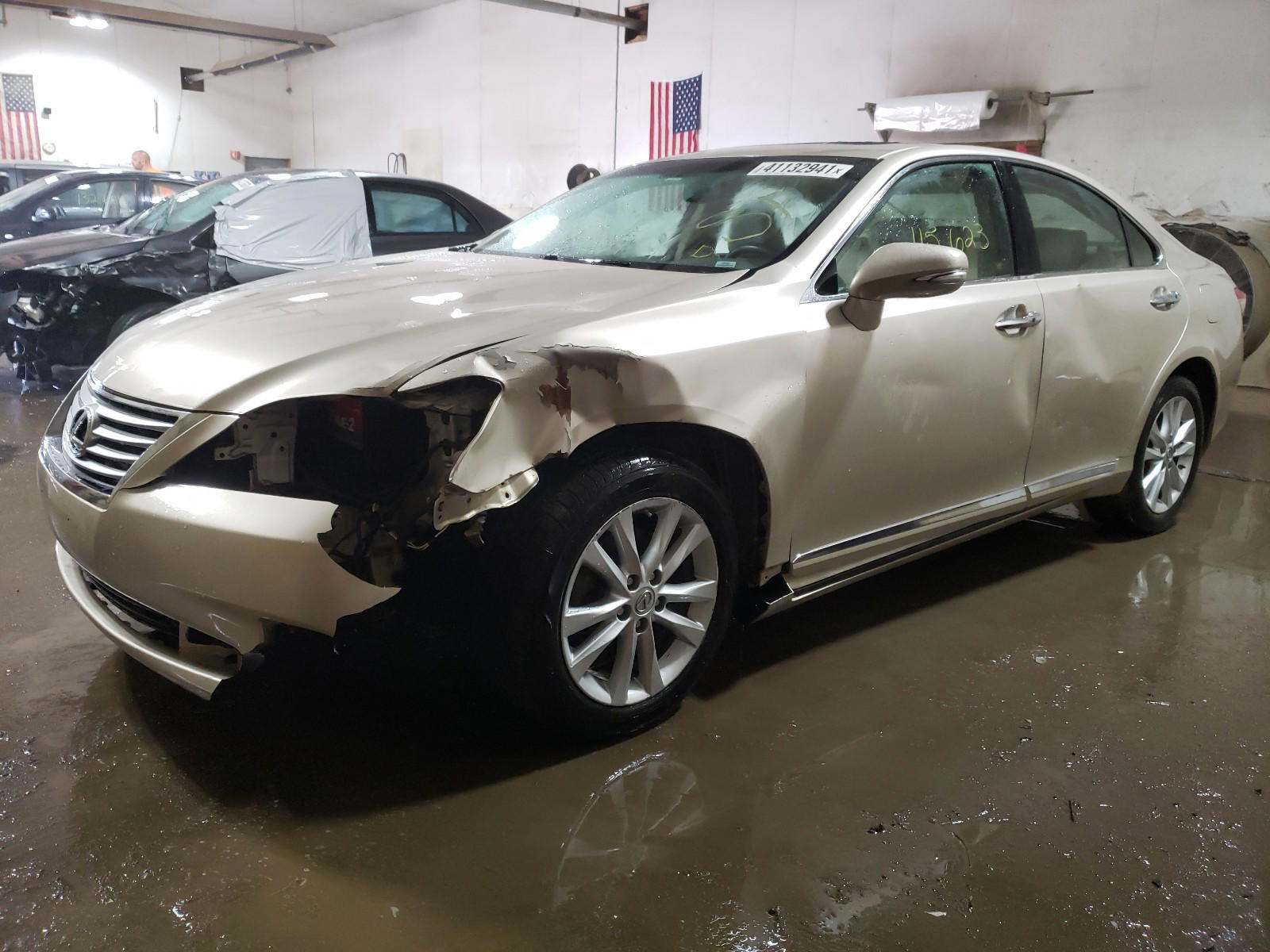 Photo 2 from auction – 2010 LEXUS ES 350 with VIN JTHBK1EG9A2347409