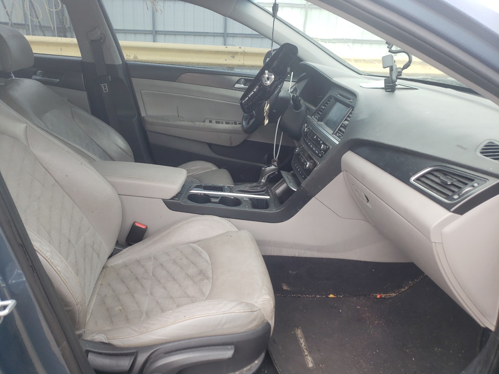 Photo 5 from auction – 2017 HYUNDAI SONATA SPO with VIN 5NPE34AF9HH503743