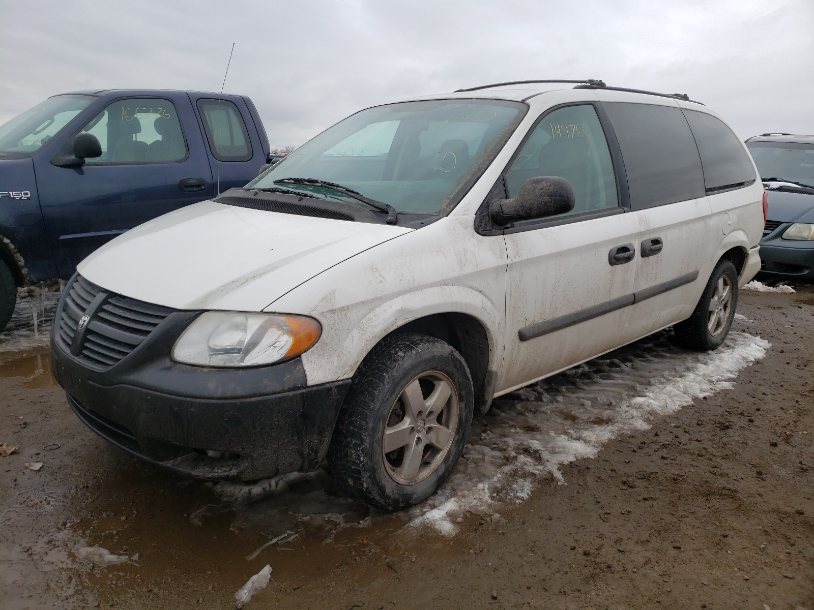 Photo 2 from auction – 2007 DODGE GRAND CARA with VIN 1D4GP24R17B166849