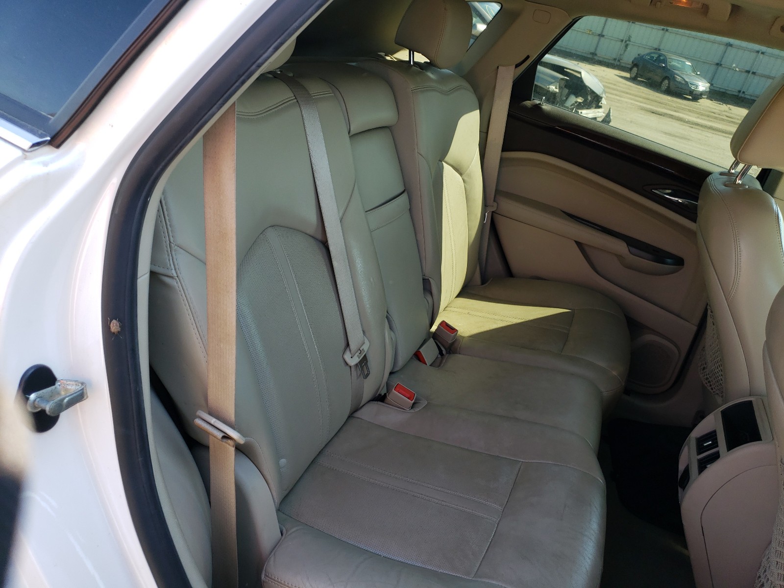 Photo 6 from auction – 2012 CADILLAC SRX LUXURY with VIN 3GYFNAE3XCS635092