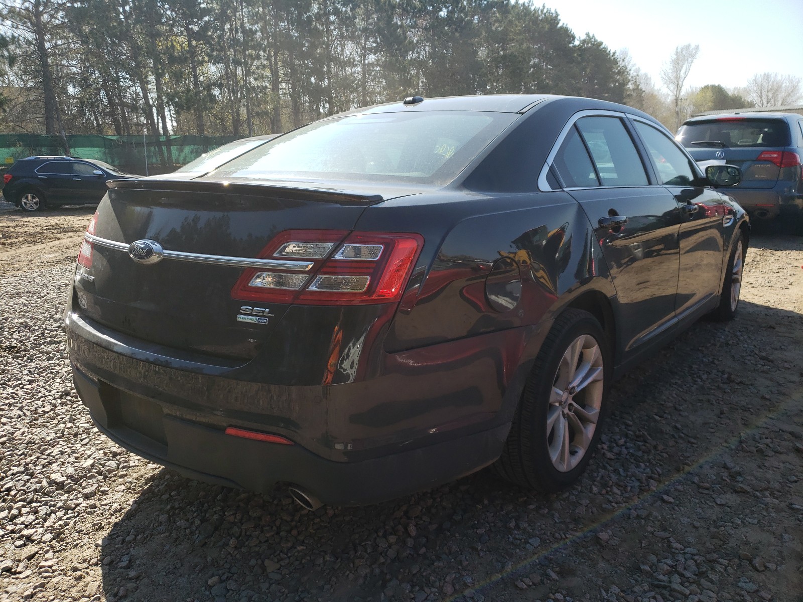 Photo 4 from auction – 2013 FORD TAURUS SEL with VIN 1FAHP2H8XDG180501