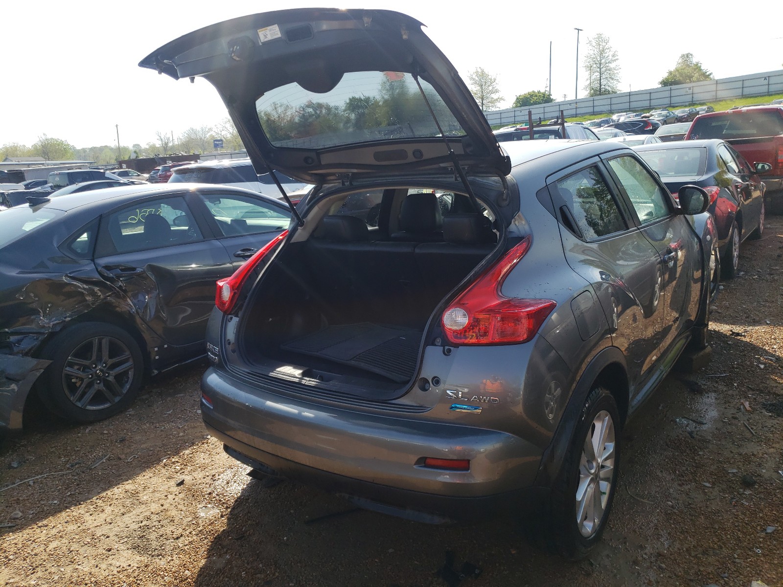 Photo 4 from auction – 2012 NISSAN JUKE S with VIN JN8AF5MV0CT116876