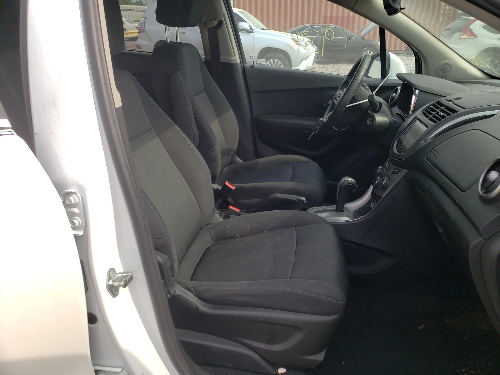 Photo 5 from auction – 2016 CHEVROLET TRAX 1LT with VIN 3GNCJLSB5GL133898