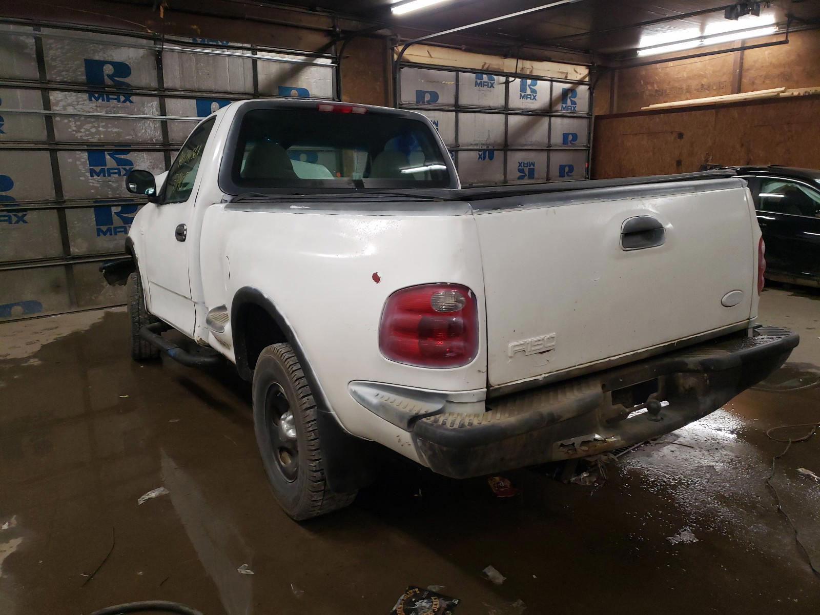 Photo 3 from auction – 2000 FORD F150 with VIN 2FTZF0827YCA22657