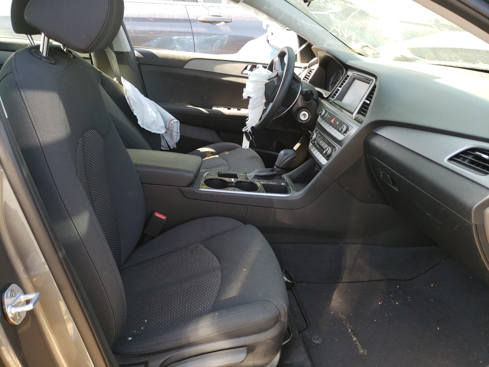 Photo 5 from auction – 2019 HYUNDAI SONATA SE with VIN 5NPE24AF4KH756091