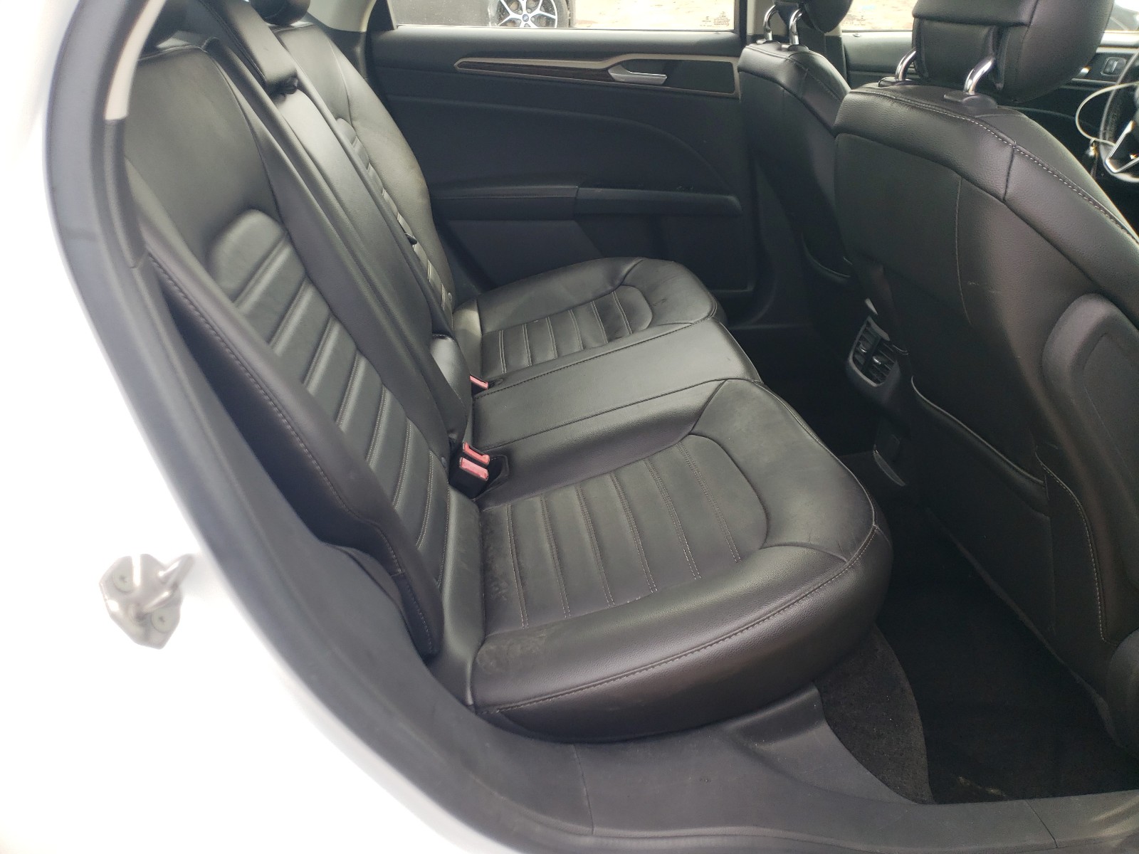 Photo 6 from auction – 2014 FORD FUSION SE with VIN 1FA6P0HD1E5360956