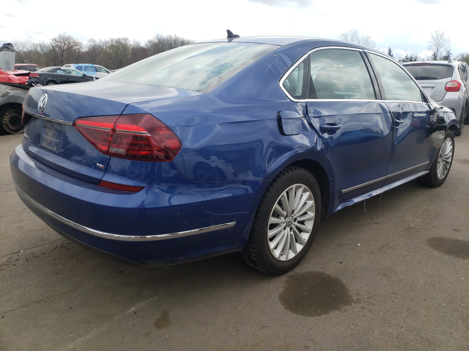 Photo 4 from auction – 2017 VOLKSWAGEN PASSAT SE with VIN 1VWBT7A35HC077925