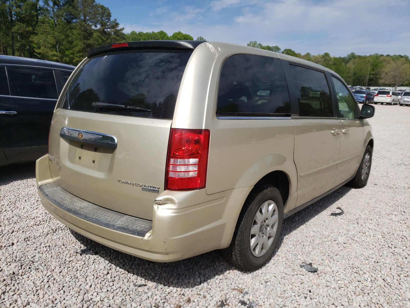 Photo 4 from auction – 2010 CHRYSLER TOWN & COU with VIN 2A4RR4DE3AR226383