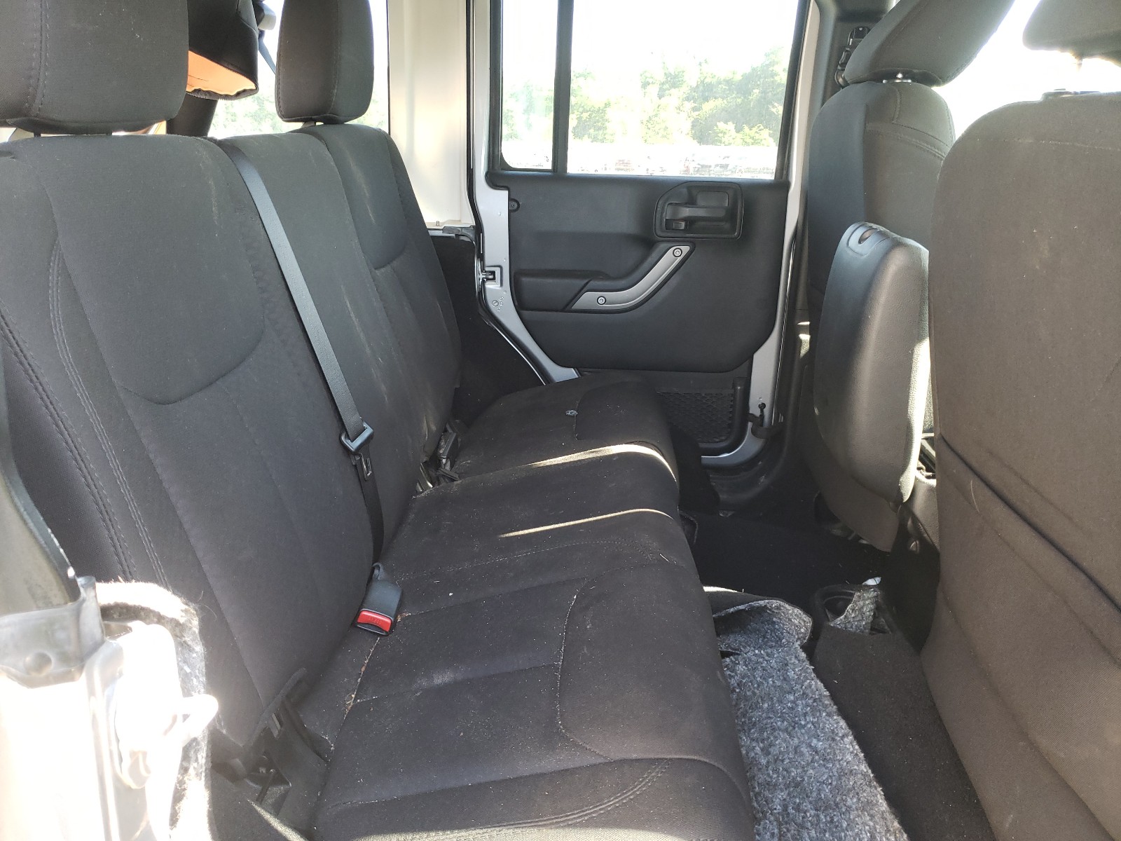 Photo 6 from auction – 2014 JEEP WRANGLER U with VIN 1C4BJWDG6EL277192