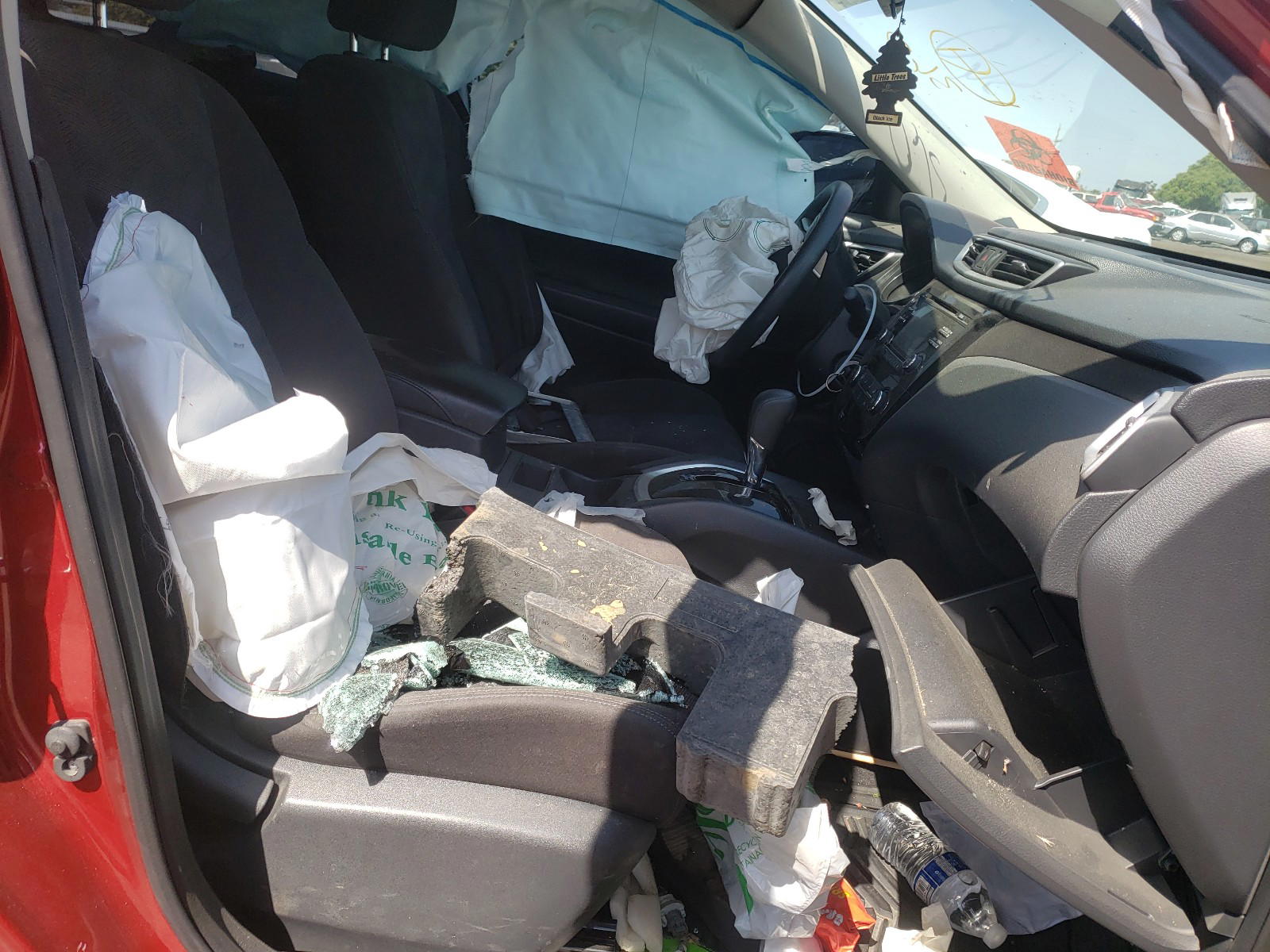Photo 5 from auction – 2016 NISSAN ROGUE S with VIN KNMAT2MT7GP605663