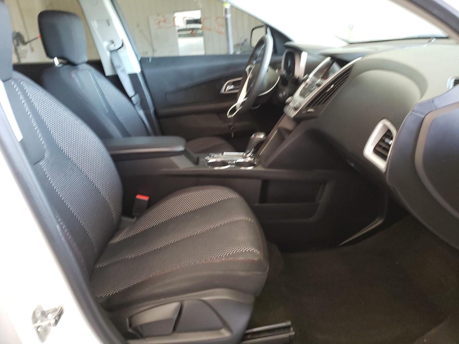 Photo 5 from auction – 2017 CHEVROLET EQUINOX LT with VIN 2GNALCEK1H1609158