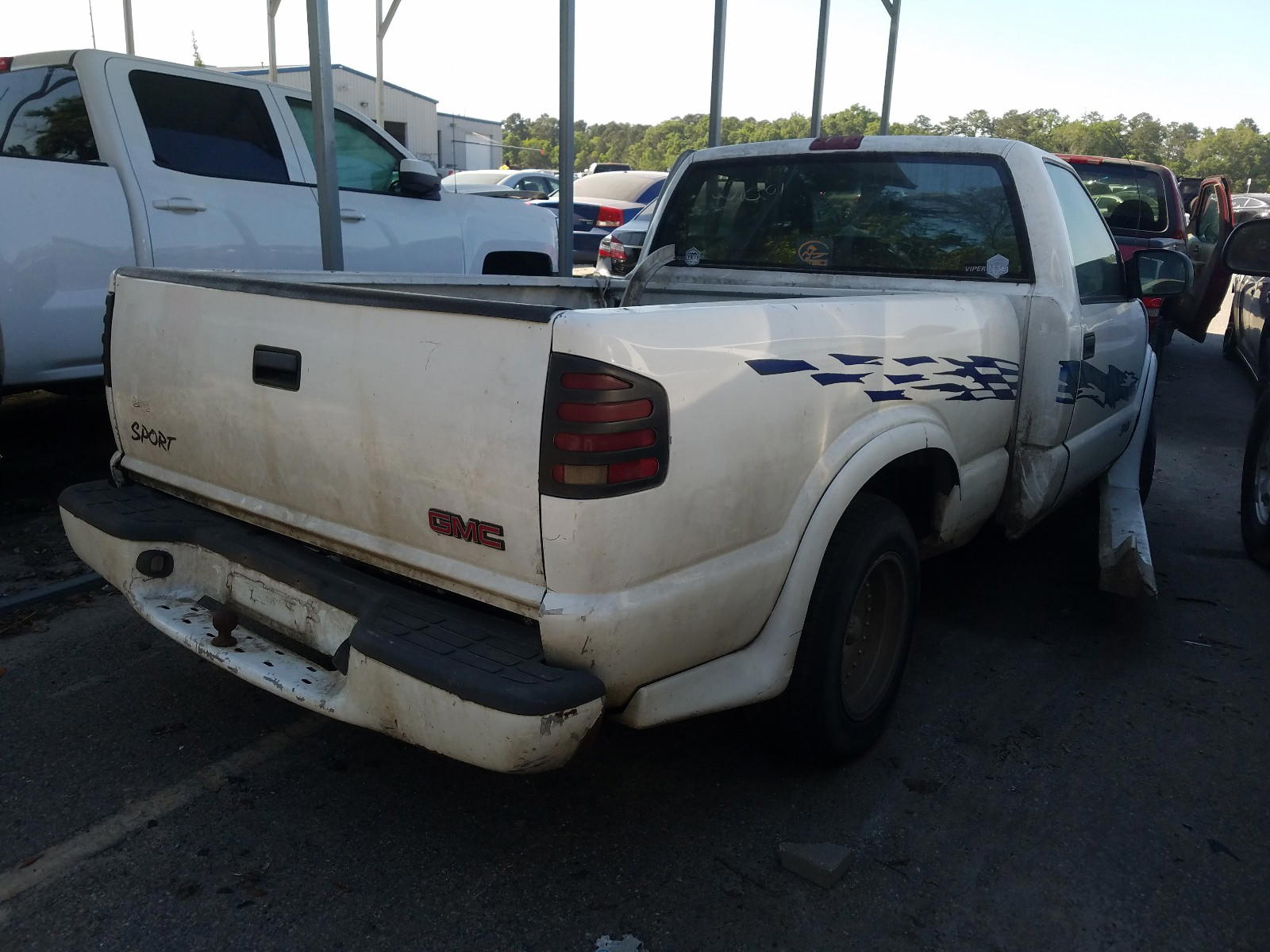 Photo 4 from auction – 2000 GMC SONOMA with VIN 1GTCS14W2Y8169025