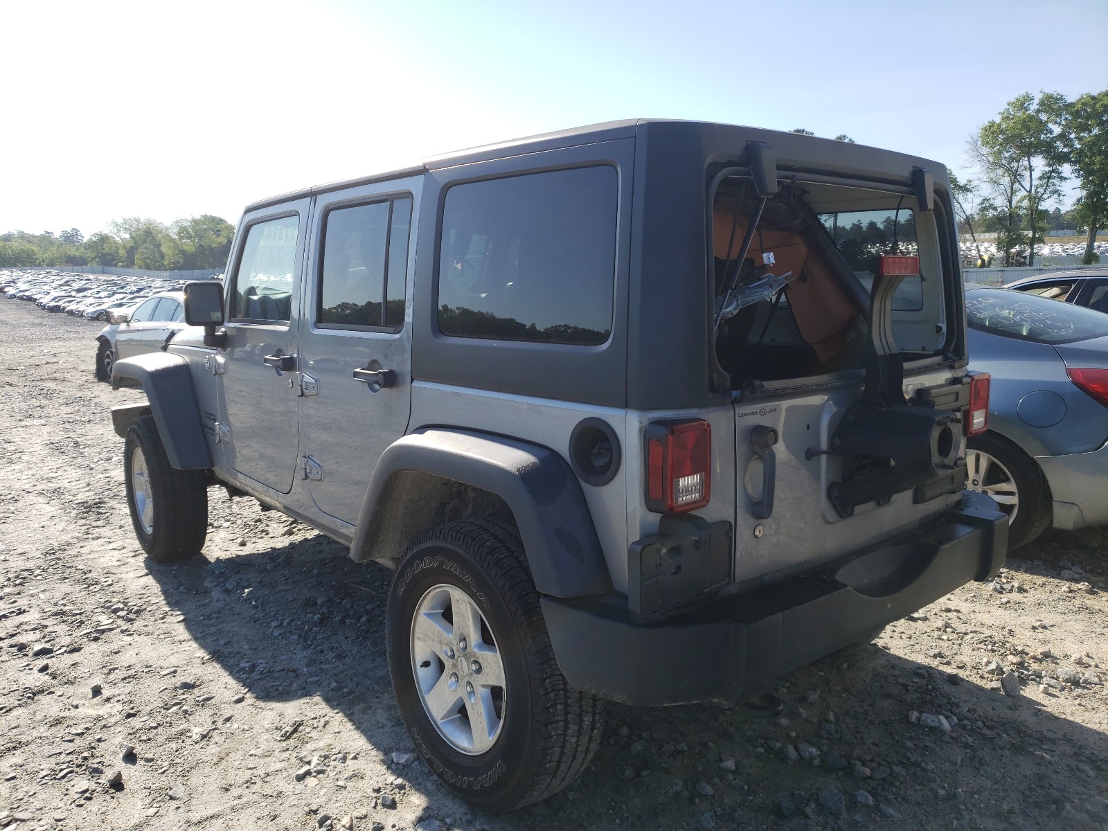 Photo 3 from auction – 2014 JEEP WRANGLER U with VIN 1C4BJWDG6EL277192