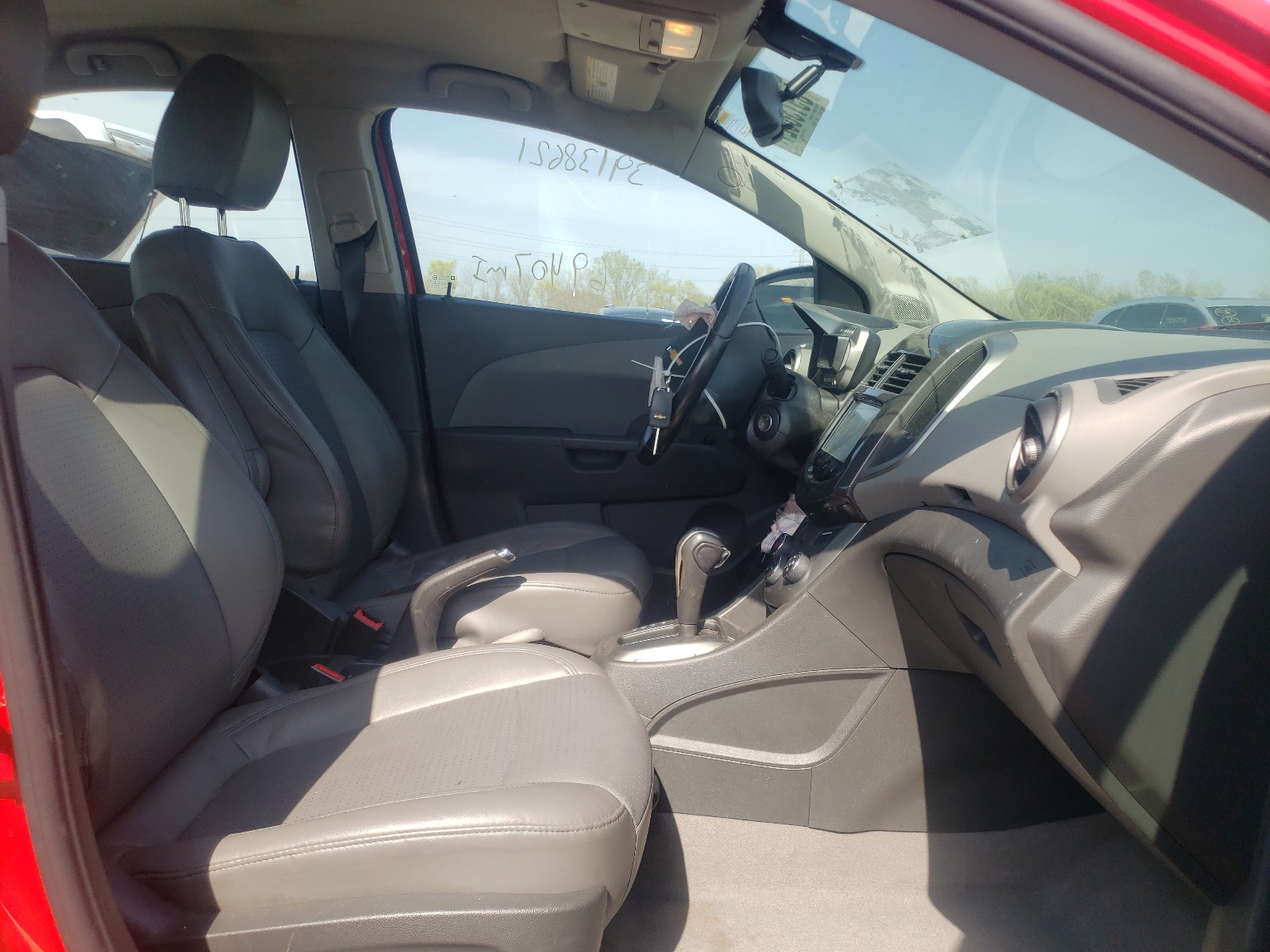Photo 5 from auction – 2015 CHEVROLET SONIC LTZ with VIN 1G1JE5SB2F4106266