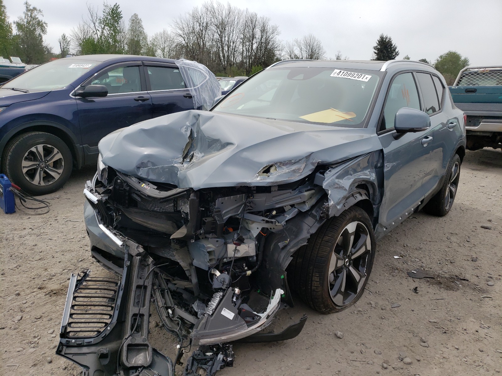 Photo 2 from auction – 2021 VOLVO XC40 T5 MO with VIN YV4162UK8M2445085