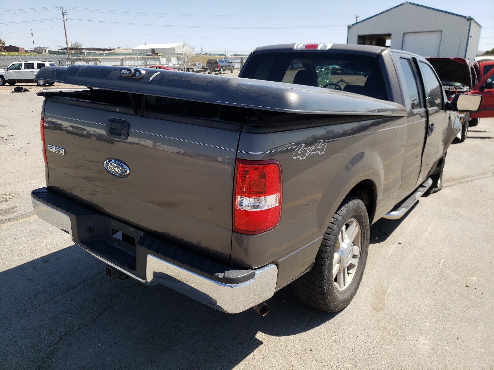 Photo 4 from auction – 2006 FORD F150 with VIN 1FTRX14W36KD20952