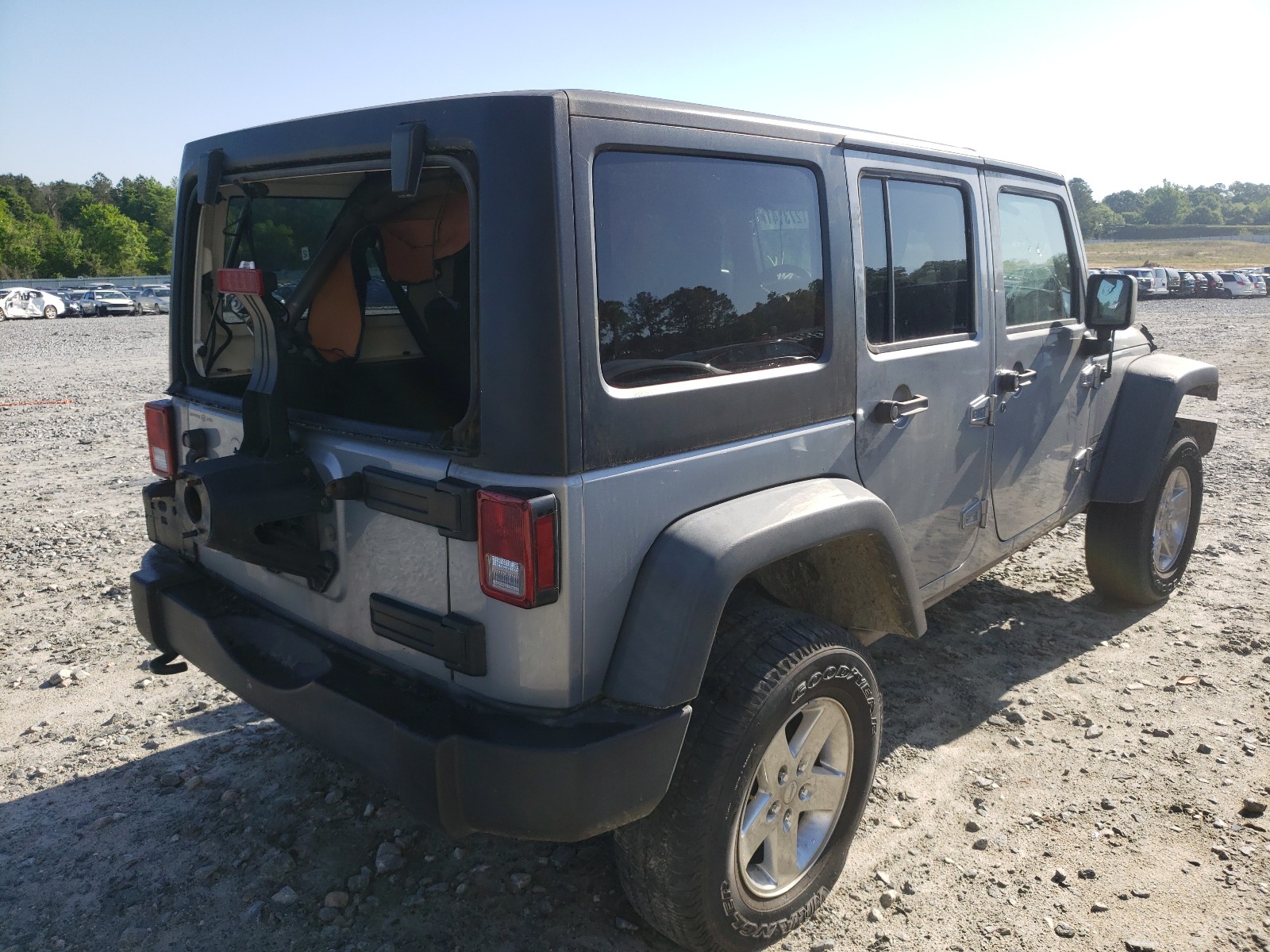 Photo 4 from auction – 2014 JEEP WRANGLER U with VIN 1C4BJWDG6EL277192