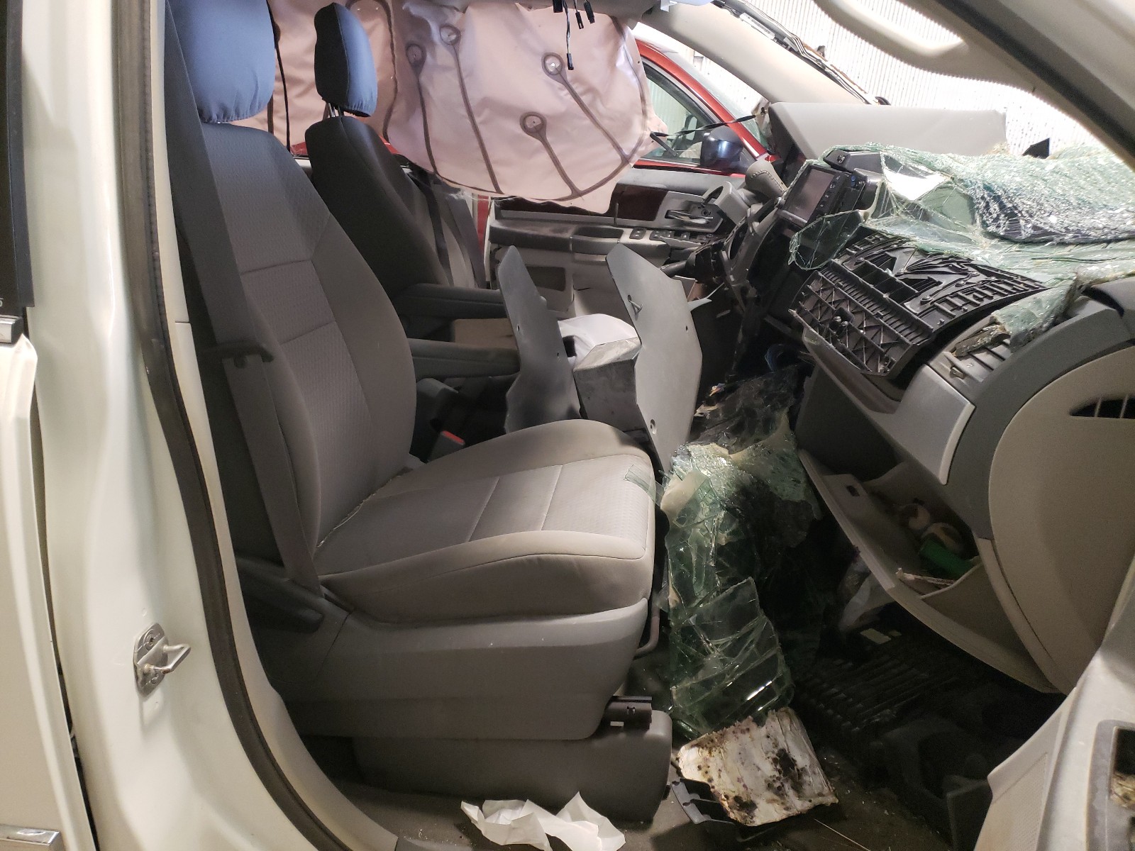 Photo 5 from auction – 2010 CHRYSLER TOWN & COU with VIN 2A4RR5D11AR278212
