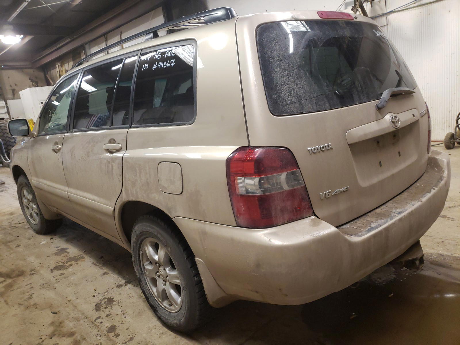 Photo 3 from auction – 2004 TOYOTA HIGHLANDER with VIN JTEEP21AX40064441