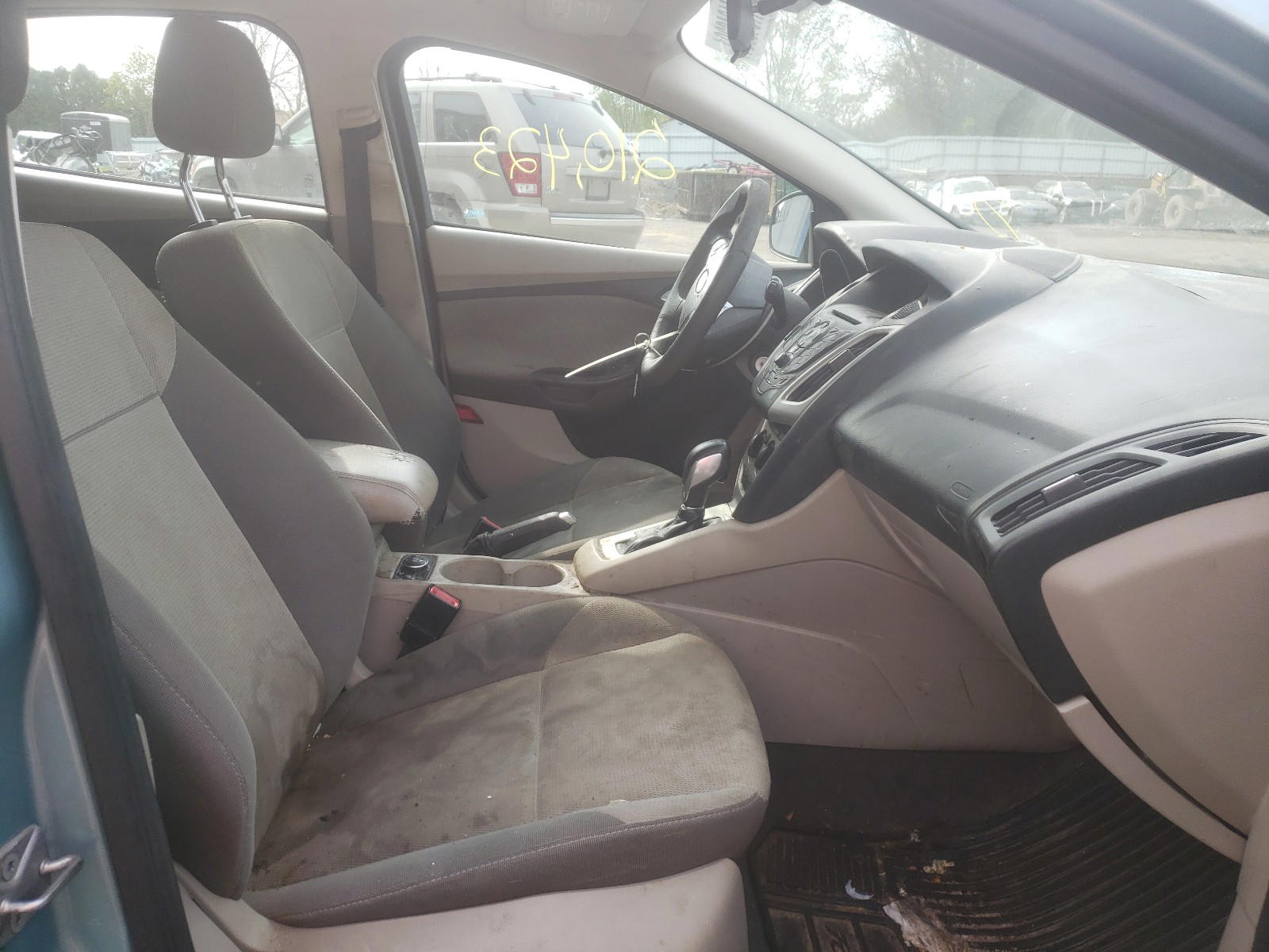 Photo 5 from auction – 2012 FORD FOCUS SE with VIN 1FAHP3K27CL105335
